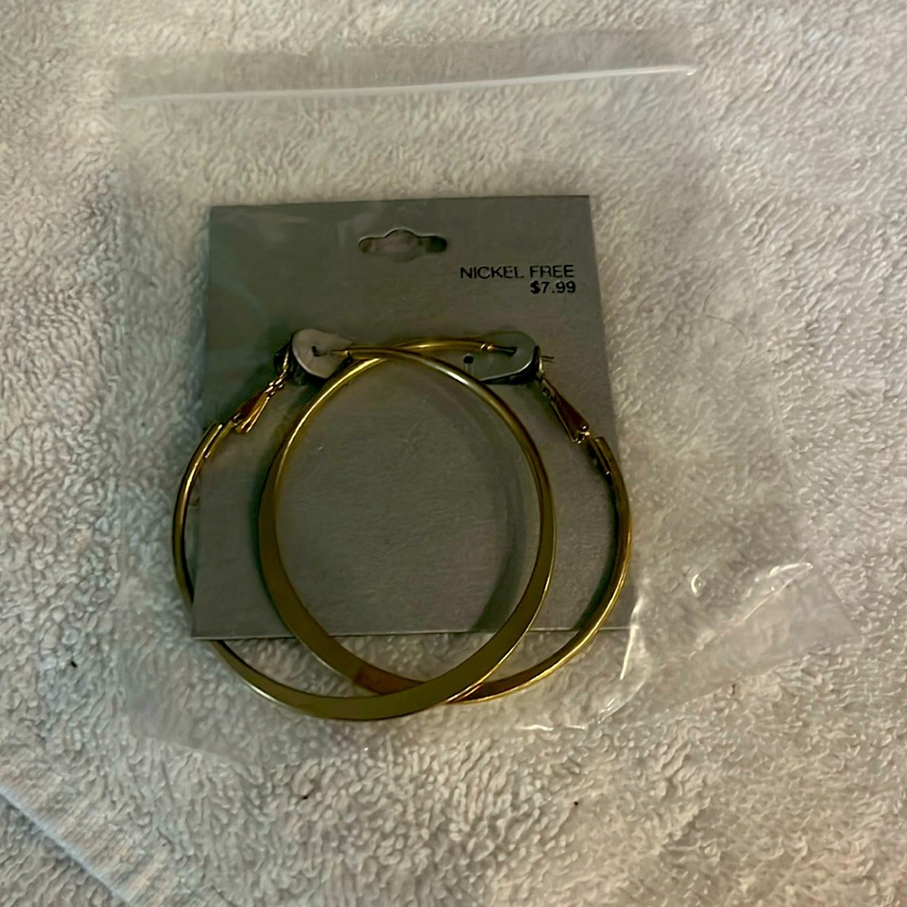 Gold colored loops earrings